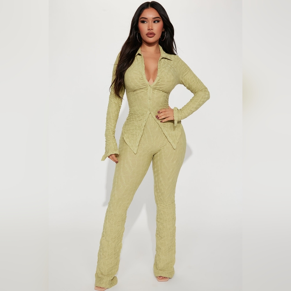 Y2K 'LILLIANA' TEXTURED COLLAR BUTTON UP & PANT SUIT NEW SIZE LARGE